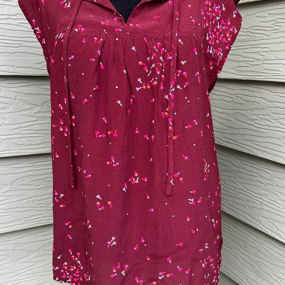 GAP blouse, V-neck, Maroon multicolor short sleeve women's size S, NWT - Picture 2 of 8